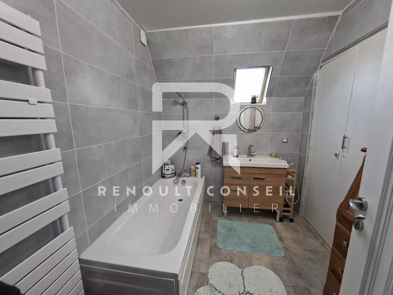 Maison - 221 m² - 9 pièces