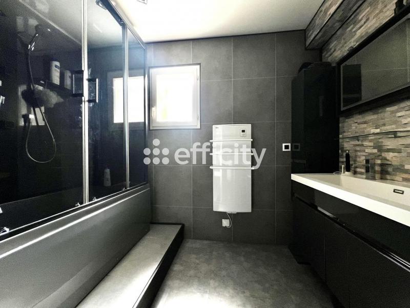 Maison - 146 m² - 6 pièces