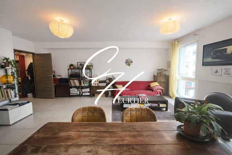 Appartement - 85 m² - 4 pièces