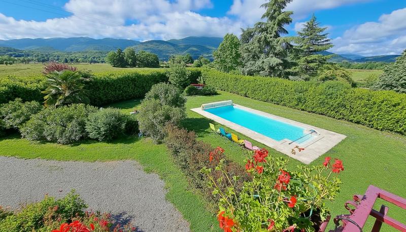 Demeure - 247 m² - 9 pièces