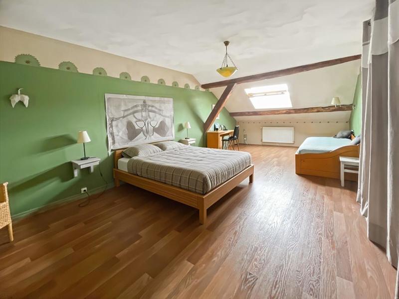 Maison - 362 m² - 12 pièces