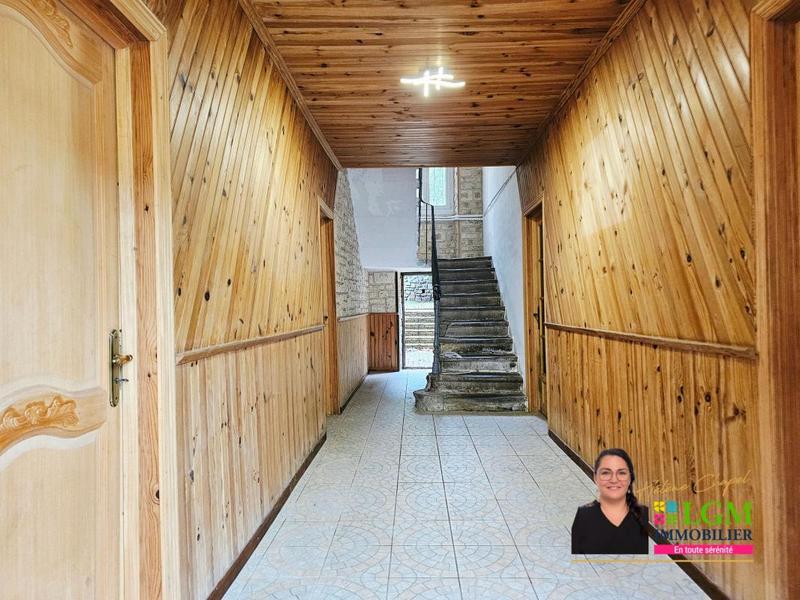 Maison - 240 m² - 7 pièces