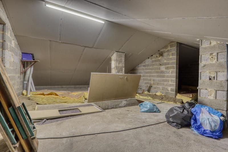 Maison - 250 m² - 9 pièces