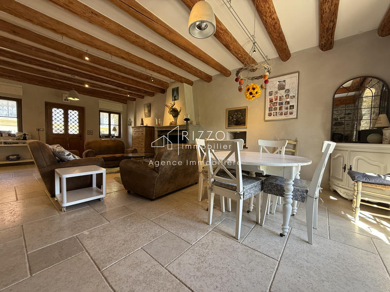 Maison - 176 m² - 5 pièces