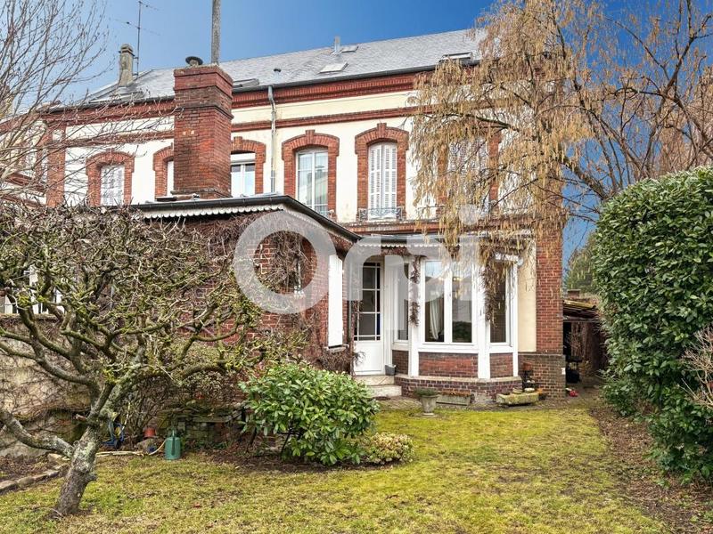 Maison - 143 m² - 7 pièces