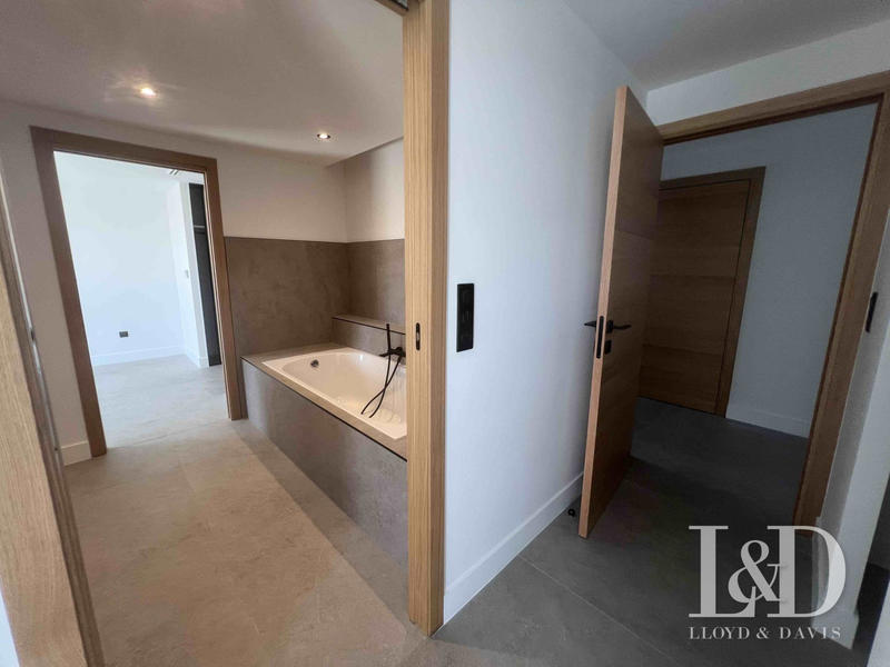 Appartement - 132 m² - 4 pièces