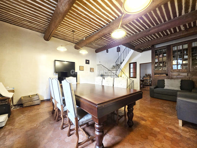 Maison - 185 m² - 7 pièces