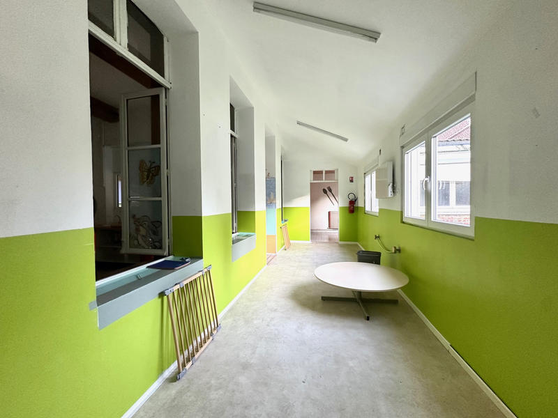 Maison - 250 m² - 12 pièces