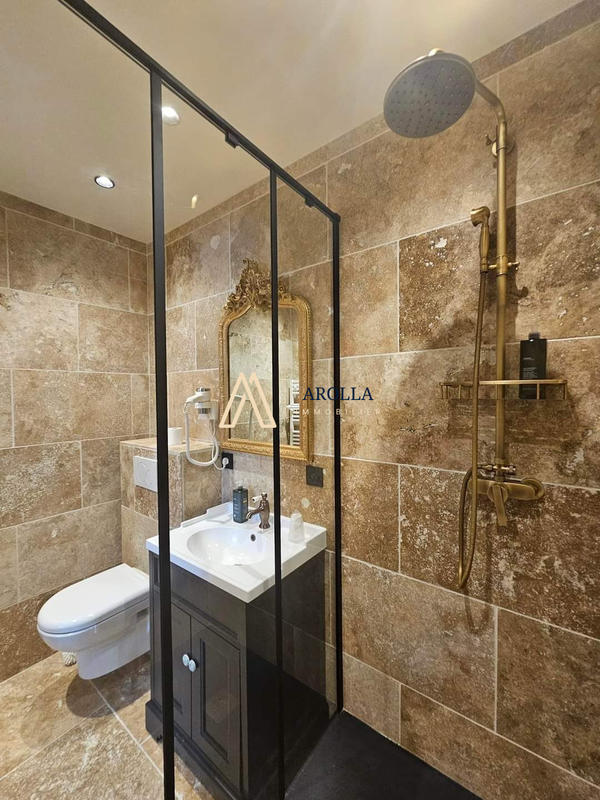 Fonds de commerce - 620 m²