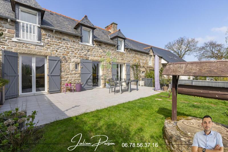 Maison - 249 m² - 11 pièces