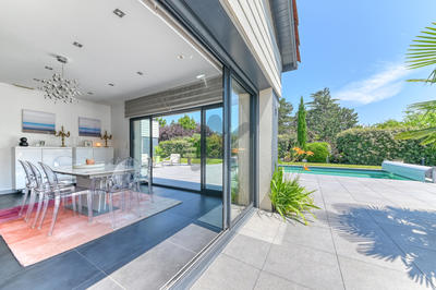 Maison - 217 m² - 6 pièces