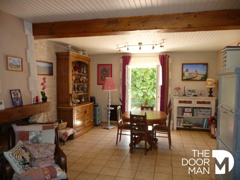 Demeure - 201 m² - 6 pièces