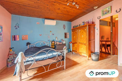 Maison - 180 m² - 6 pièces