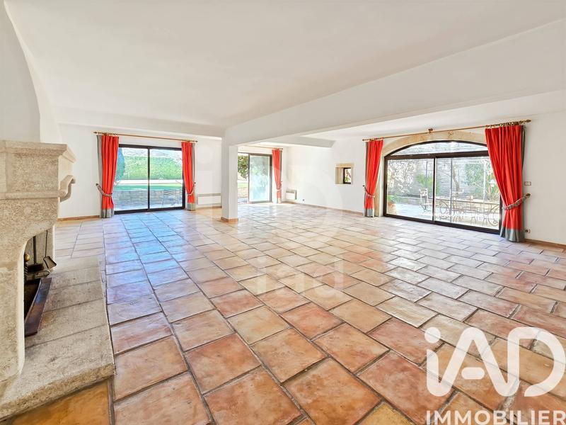 Maison de village - 320 m² - 9 pièces