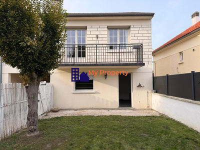 Maison traditionnelle - 94 m² - 4 pièces