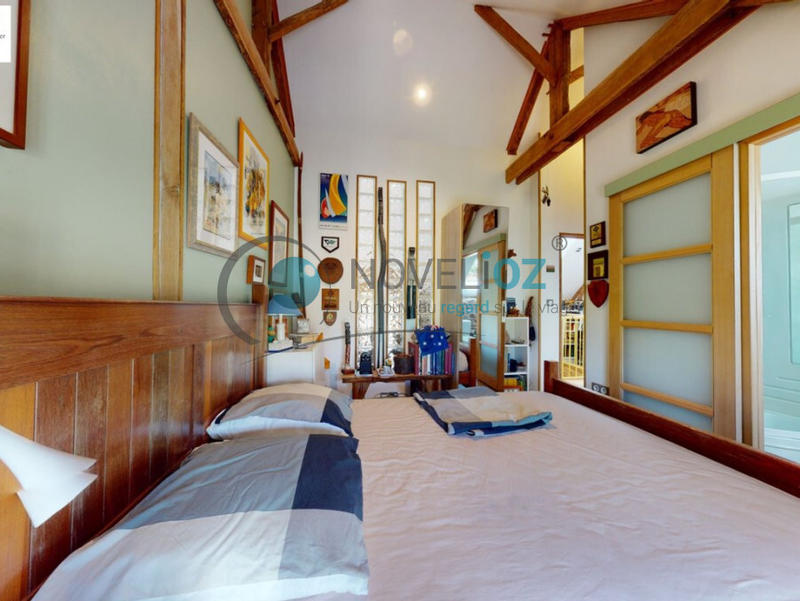 Maison - 259 m² - 8 pièces