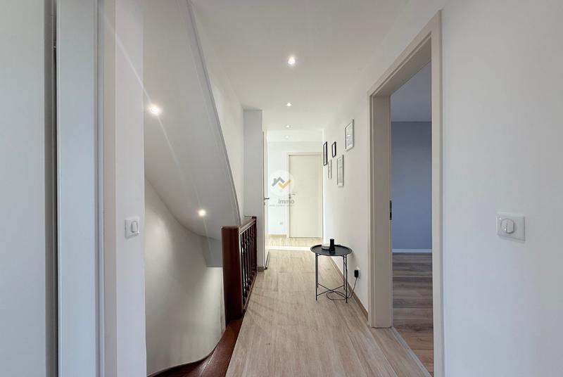 Maison traditionnelle - 180 m² - 7 pièces