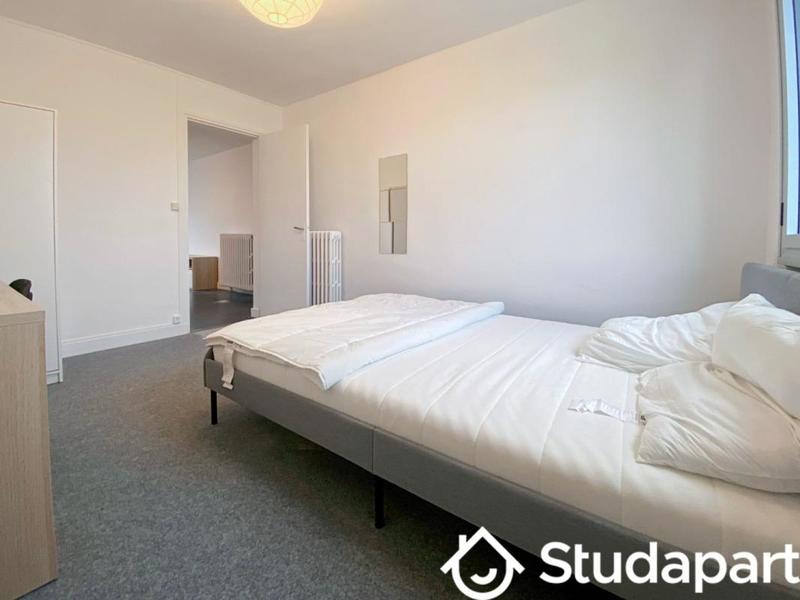 Chambre - 11 m² - 1 pièce