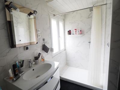 Maison - 249 m² - 11 pièces