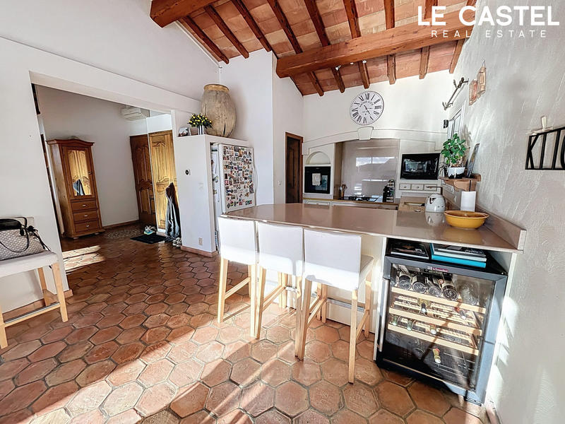 Maison - 212 m² - 9 pièces