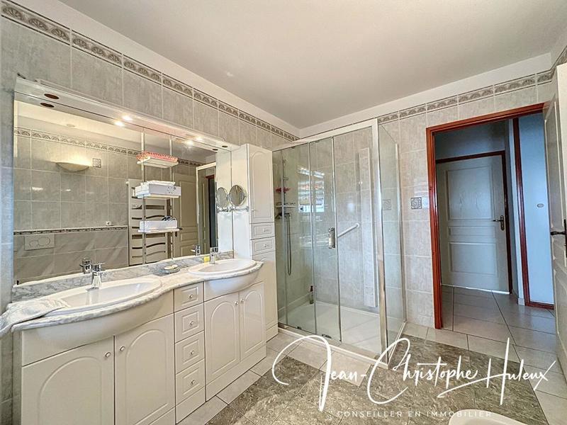 Villa - 190 m² - 6 pièces