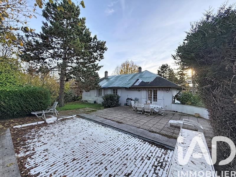 Maison - 210 m² - 6 pièces