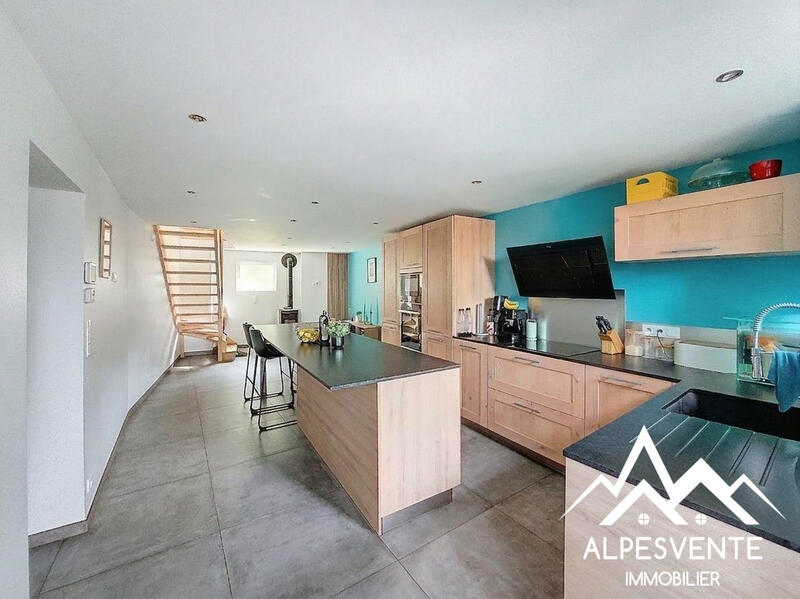 Maison - 97 m² - 4 pièces