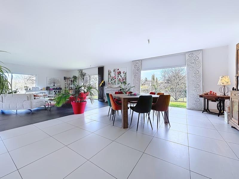 Maison - 228 m² - 6 pièces