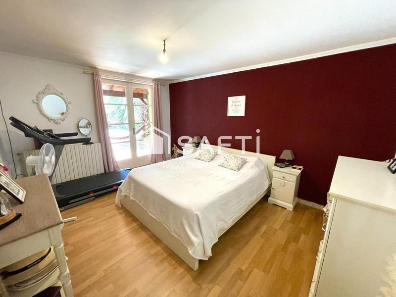 Maison - 255 m² - 7 pièces