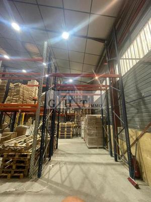 Entrepôt - 1 445 m²