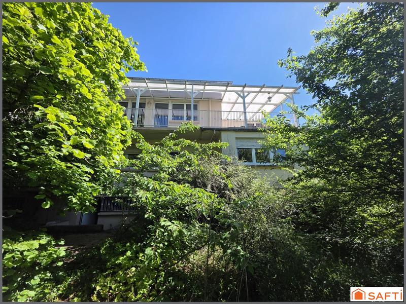 Appartement - 145 m² - 6 pièces