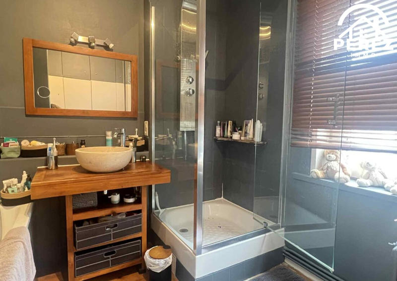 Maison - 290 m² - 10 pièces