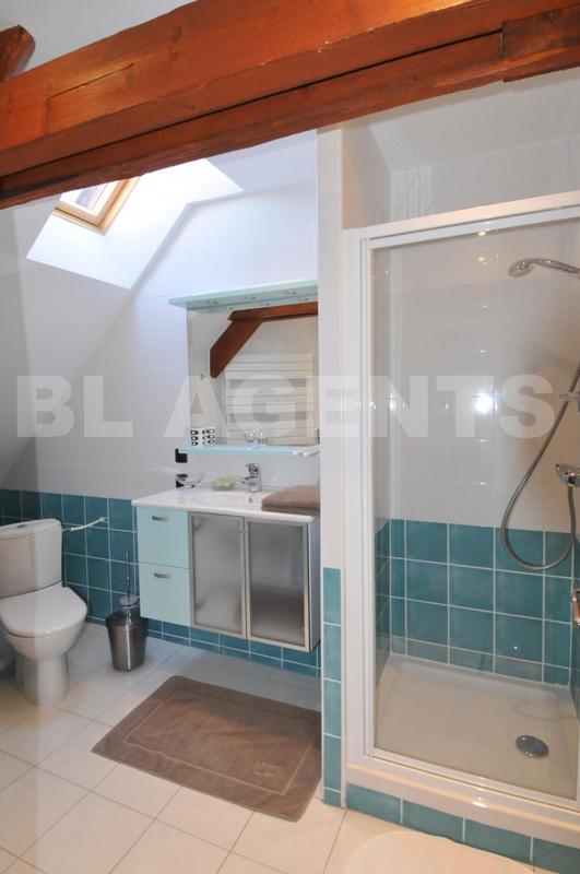 Maison - 344 m² - 8 pièces