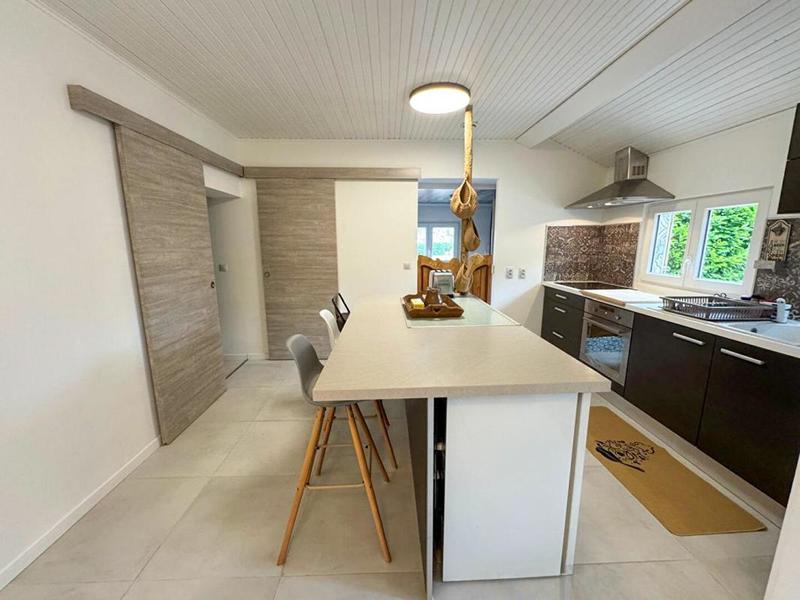 Maison - 275 m² - 12 pièces
