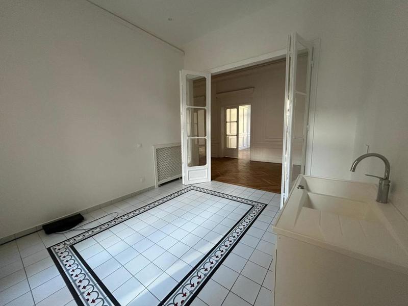 Appartement - 187 m² - 5 pièces