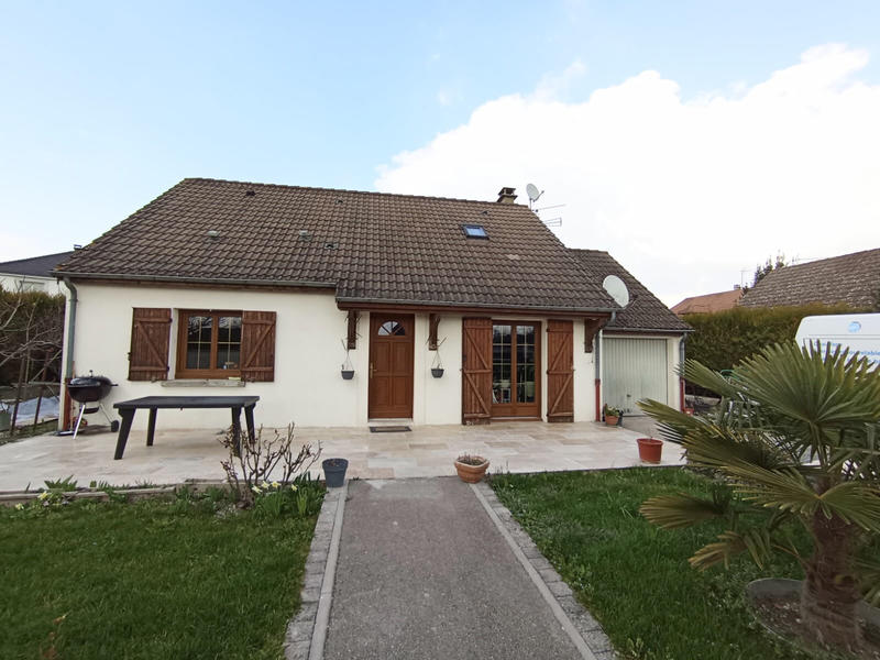 Maison - 92 m² - 6 pièces