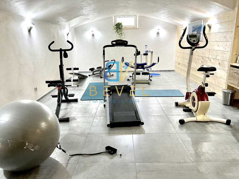 Propriété - 446 m² - 12 pièces