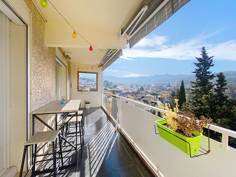 Appartement - 97 m² - 5 pièces