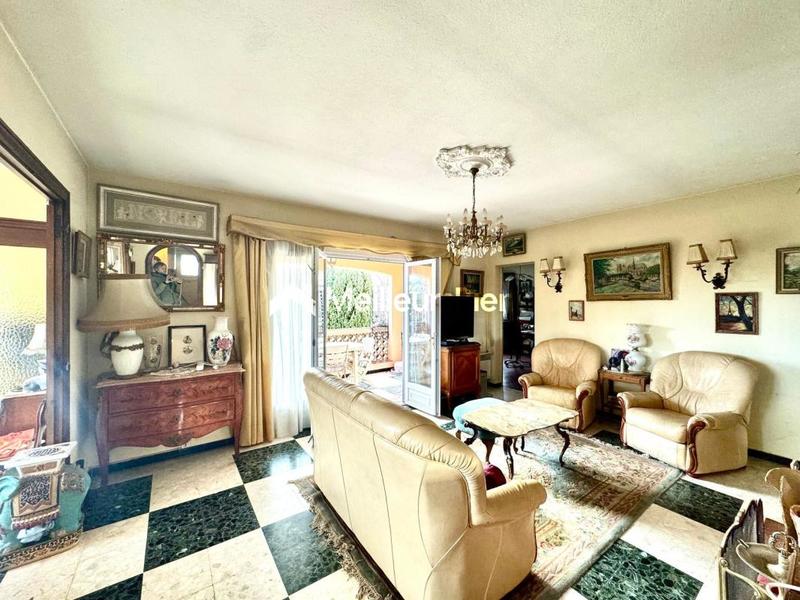 Maison - 185 m² - 7 pièces