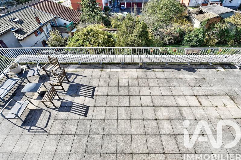 Appartement - 100 m² - 4 pièces