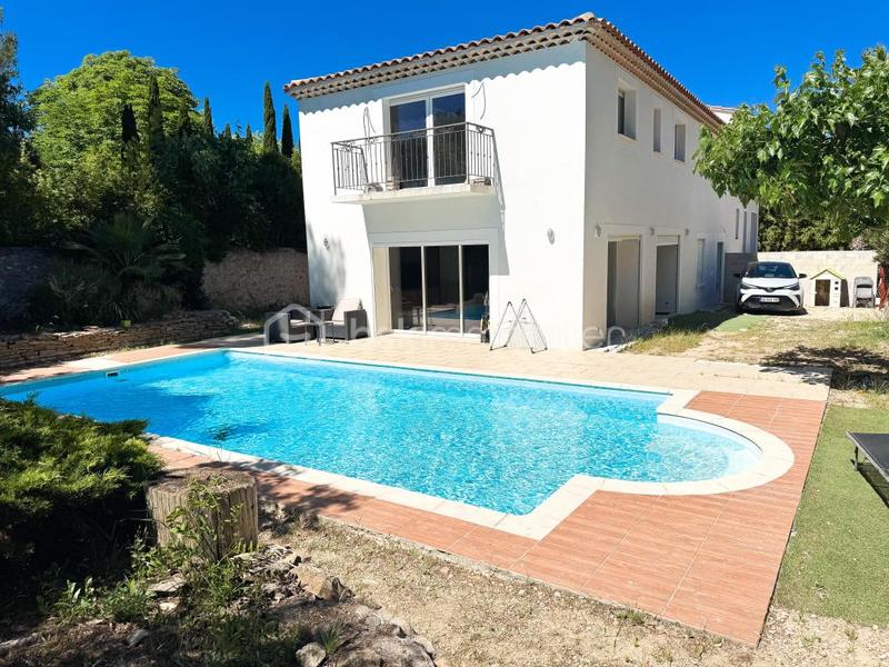 Villa - 167 m² - 6 pièces