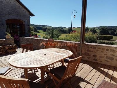 Corps de ferme - 240 m² - 8 pièces