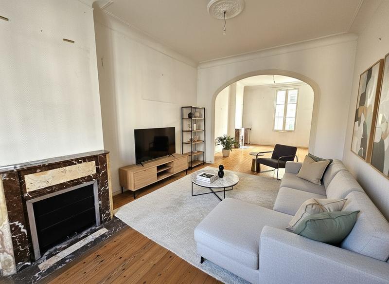 Maison - 200 m² - 9 pièces