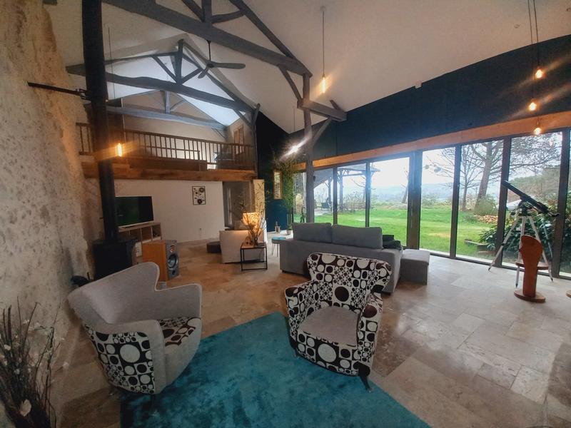 Maison - 318 m² - 8 pièces