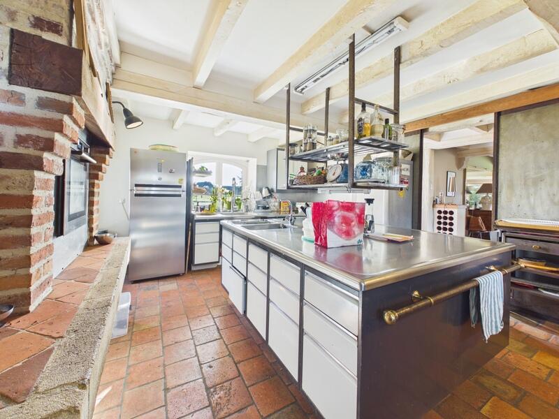 Propriété - 500 m² - 16 pièces