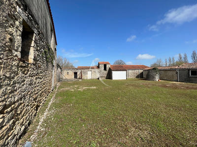 Maison - 250 m² - 9 pièces