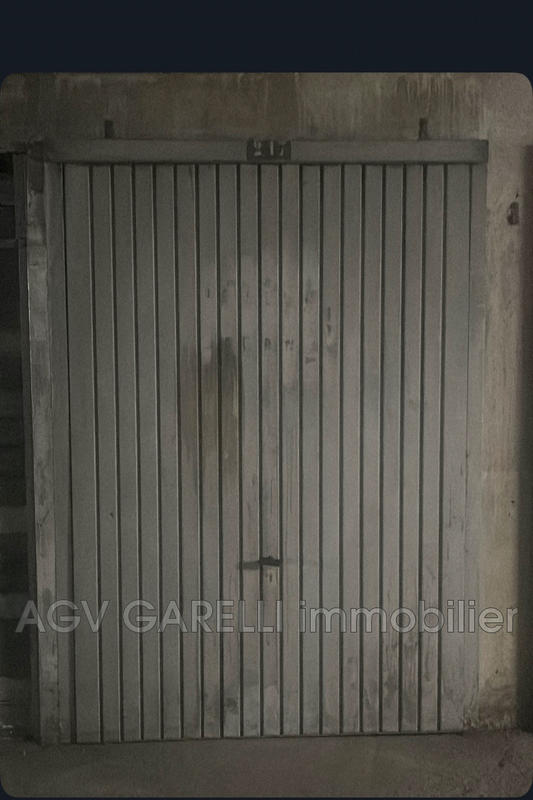 Parking / Garage - 11 m²