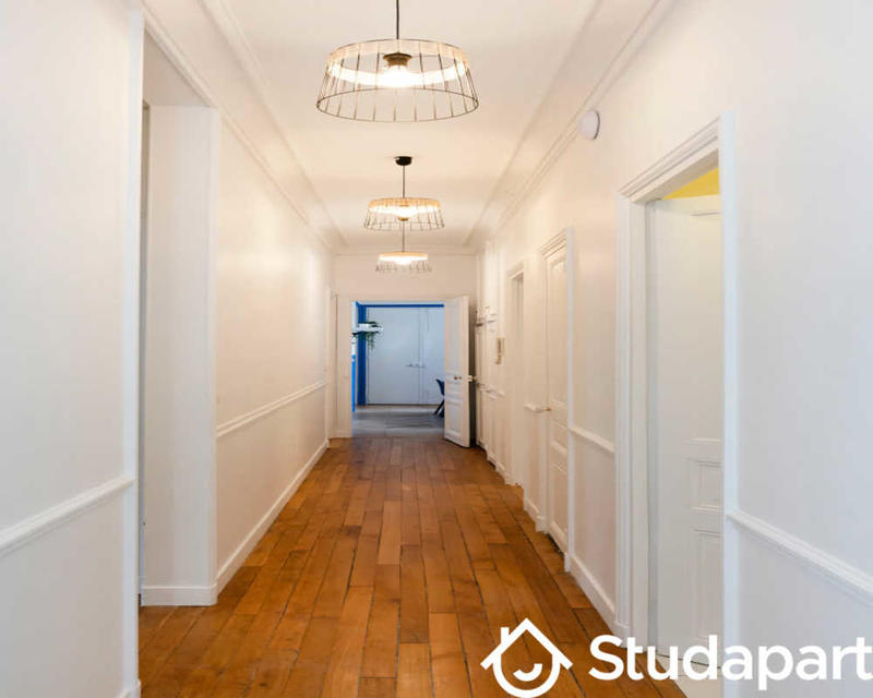 Chambre - 170 m² - 1 pièce