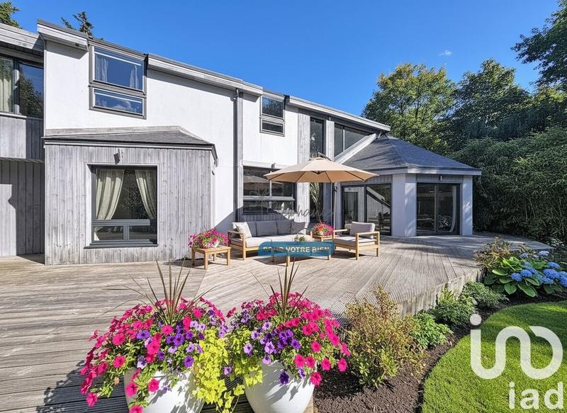 Maison de maîtres - 251 m² - 9 pièces