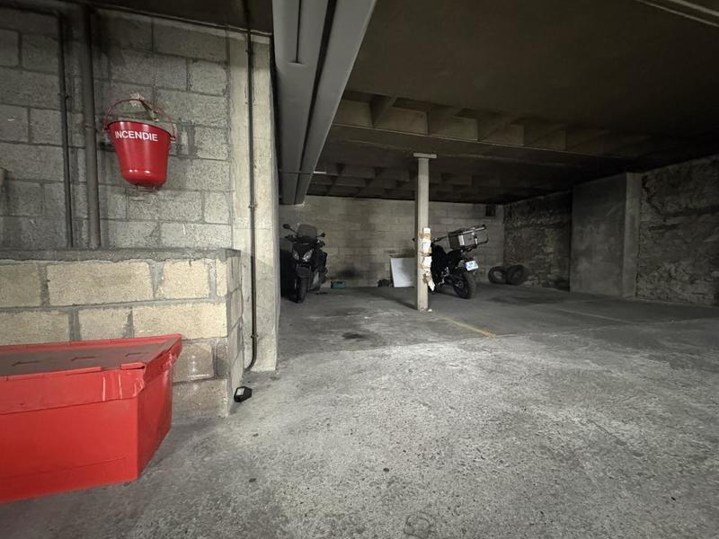 Parking / Garage - 12 m²